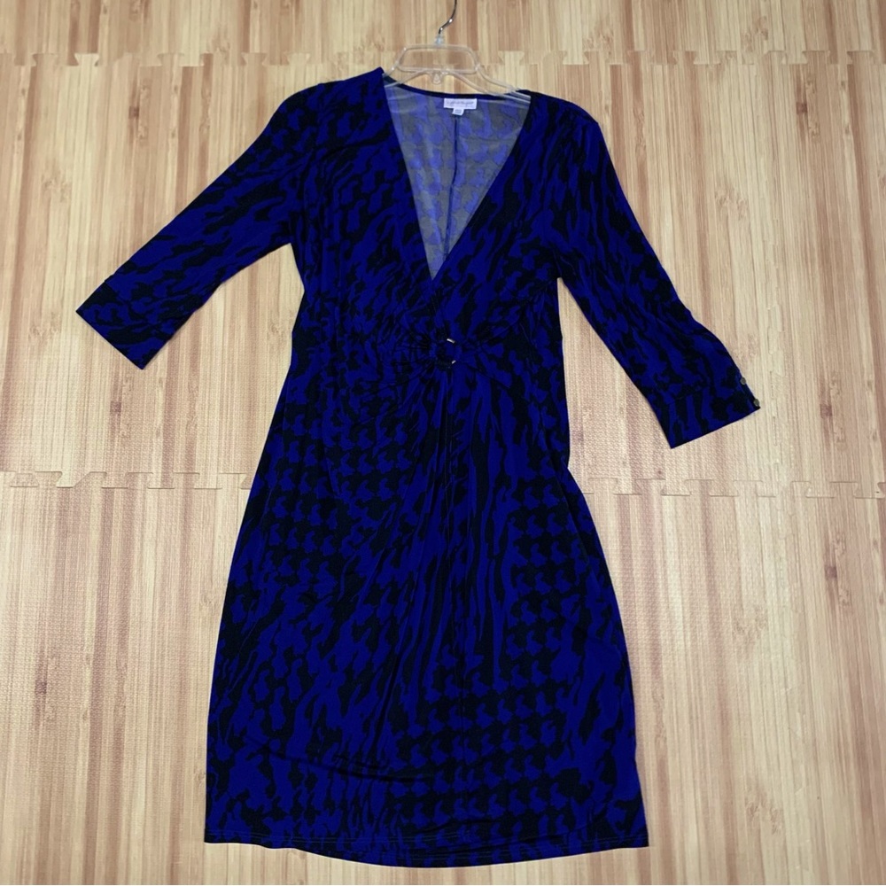 Pea in the Pod wrap style maternity dress medium geometric print